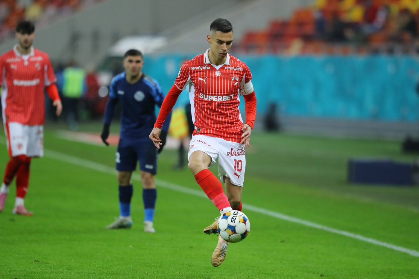 video-catalin-cirjan-a-refuzat-oferta-fabuloasa-din-ucraina-si-a-dezvaluit-ce-l-a-determinat-sa-ia-decizia:-sufletul-meu-e-la-dinamo.-nu-totul-se-rezuma-la-bani