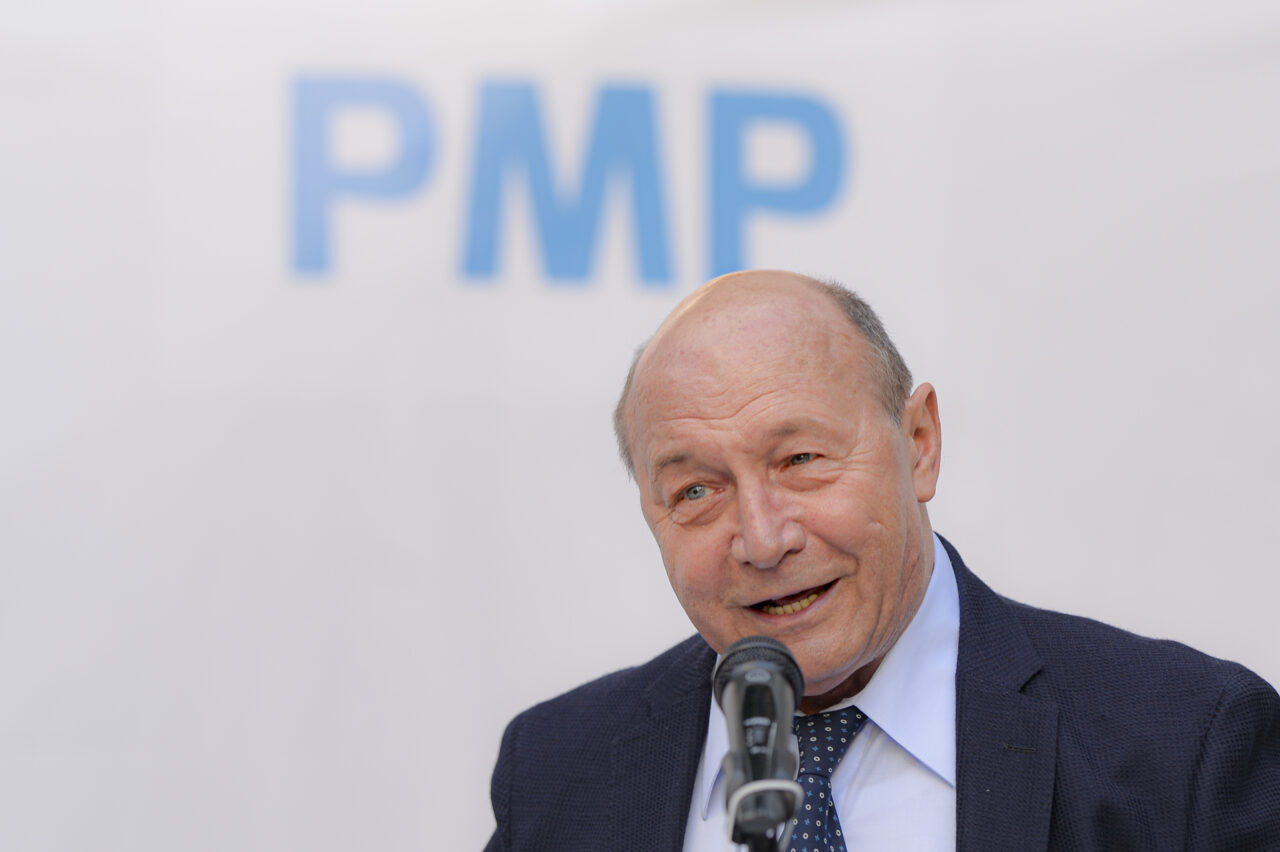 basescu-avertizeaza-asupra-marii-probleme-a-romaniei:-dobanda-la-imprumuturi-in-2025-am-platit-11-miliarde-de-euro.-trendul-e-de-crestere