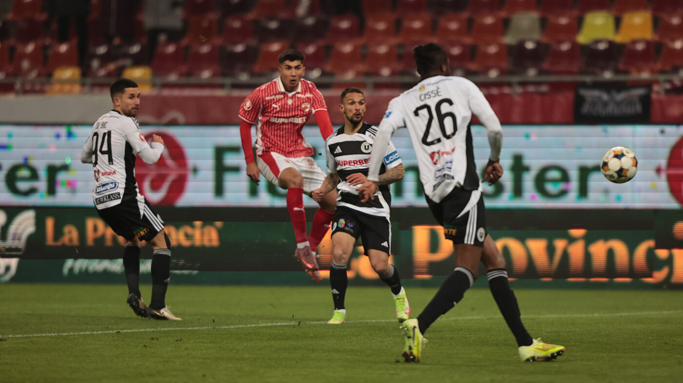 live-dinamo-bucuresti-u-cluj-1-0,-live-text-online,-in-etapa-22-din-superliga.-boateng-rateaza-incredibil-singur-cu-portarul