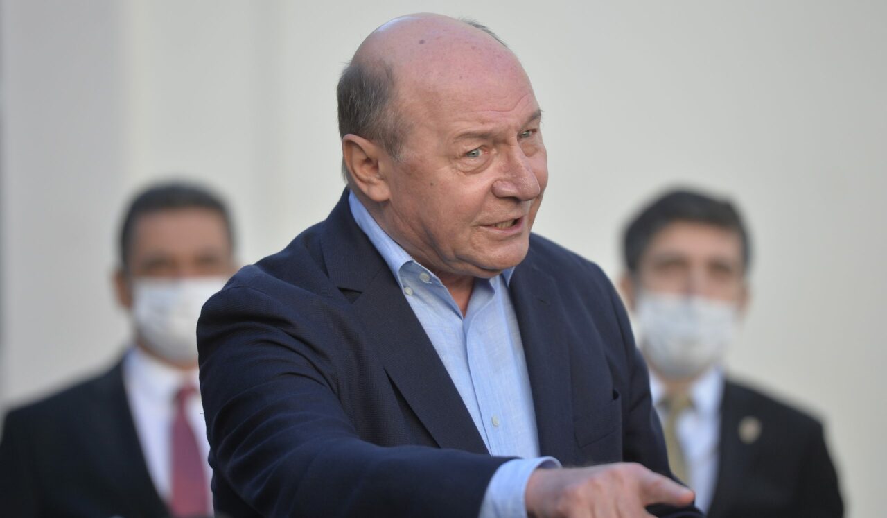traian-basescu-considera-ca-legea-pensiilor-magistratilor-ar-trebui-analizata-de-parlament:-nu-cred-intr-o-rezolvare-rapida