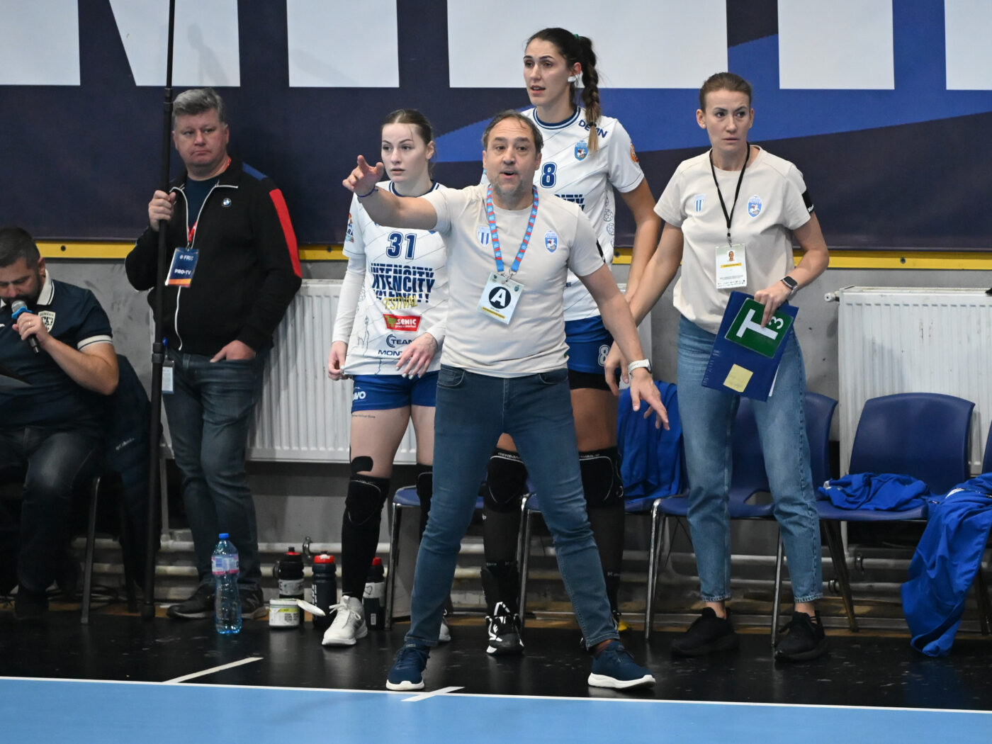 scmu-craiova-transfera-una-dintre-cele-mai-spectaculoase-handbaliste-din-europa.-golghetera-din-ungaria-vine-la-echipa-selectionerului-romaniei