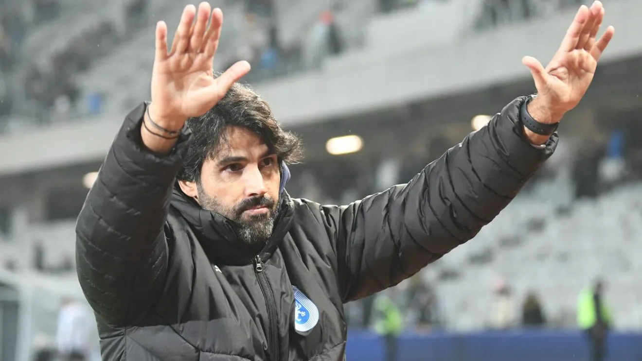 declaratii-filipe-coelho,-misterios-cand-a-fost-intrebat-despre-plecarile-de-la-craiova:-fereastra-de-transferuri-e-deschisa