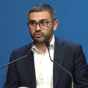 ministrul-florin-manole,-vesti-bune-pentru-pensionarii-cu-venituri-mici,-dupa-ce-s-a-decis-inghetarea-punctului-de-pensie:-vrem-sa-compensam-cu-un-sprijin