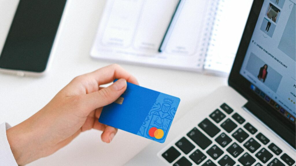 ce-este-project-pan,-provocarea-de-pe-retelele-de-socializare-de-a-nu-cumpara-produse-noi-pana-cand-nu-le-ai-terminat-pe-cele-vechi