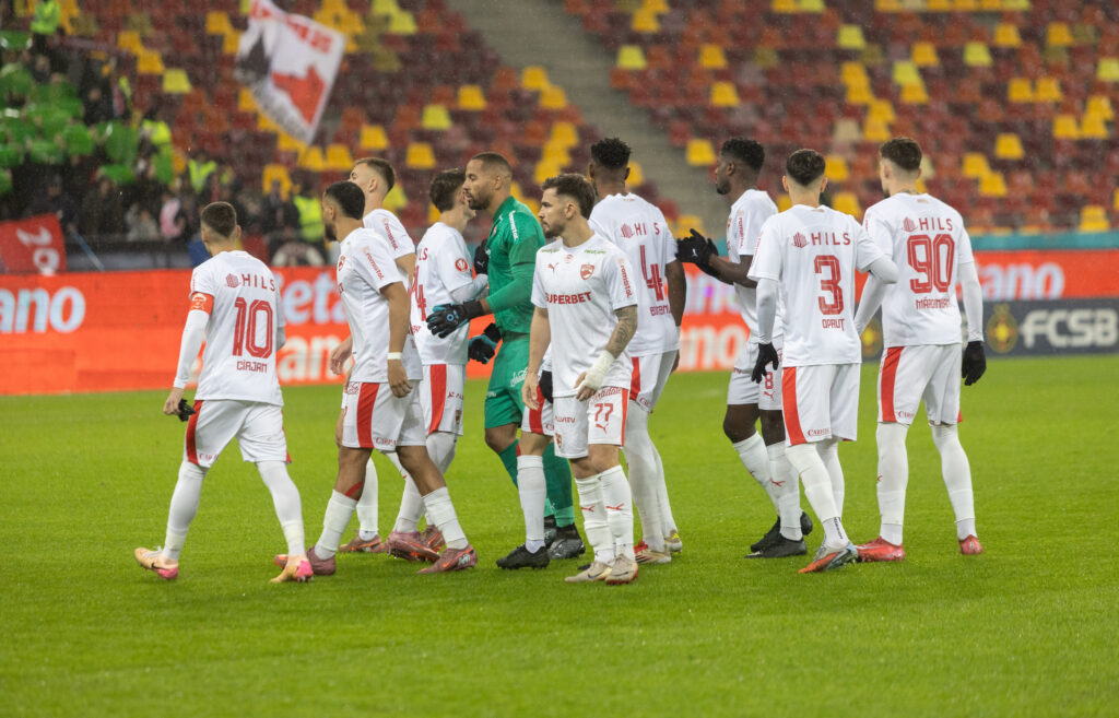 metaloglobus-fc-arges-si-hermannstadt-dinamo,-meciurile-care-deschid-vineri-etapa-a-23-a-a-superligii