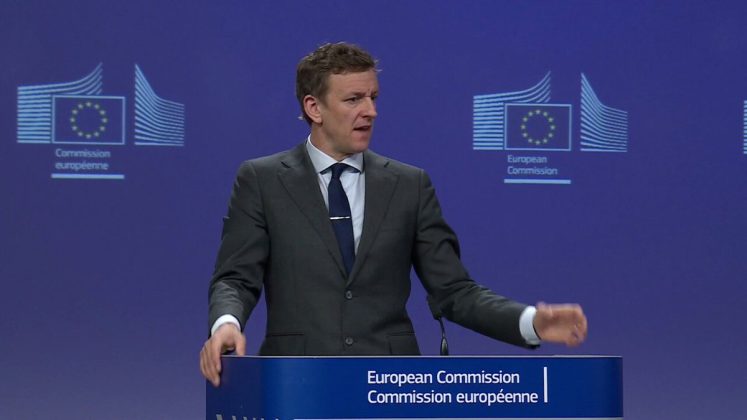 uniunea-europeana-suspenda-pentru-sase-luni-pachetul-de-taxe-vamale,-de-93-de-miliarde-de-euro,-pentru-importul-de-marfuri-din-sua