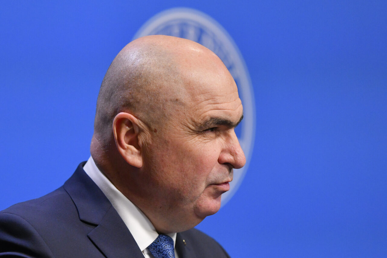 bolojan,-nemilos-cu-taxarea-romanilor-vulnerabili:-daca-masinile-persoanelor-cu-dizabilitati-nu-sunt-impozitate-cine-plateste-impozite-statului