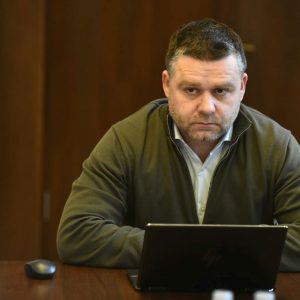 ciprian-ciucu-anunta-un-val-de-scumpiri-si-inchiderea-unor-institutii:-e-necesar-sa-crestem-pretul-calatoriei-pentru-stb