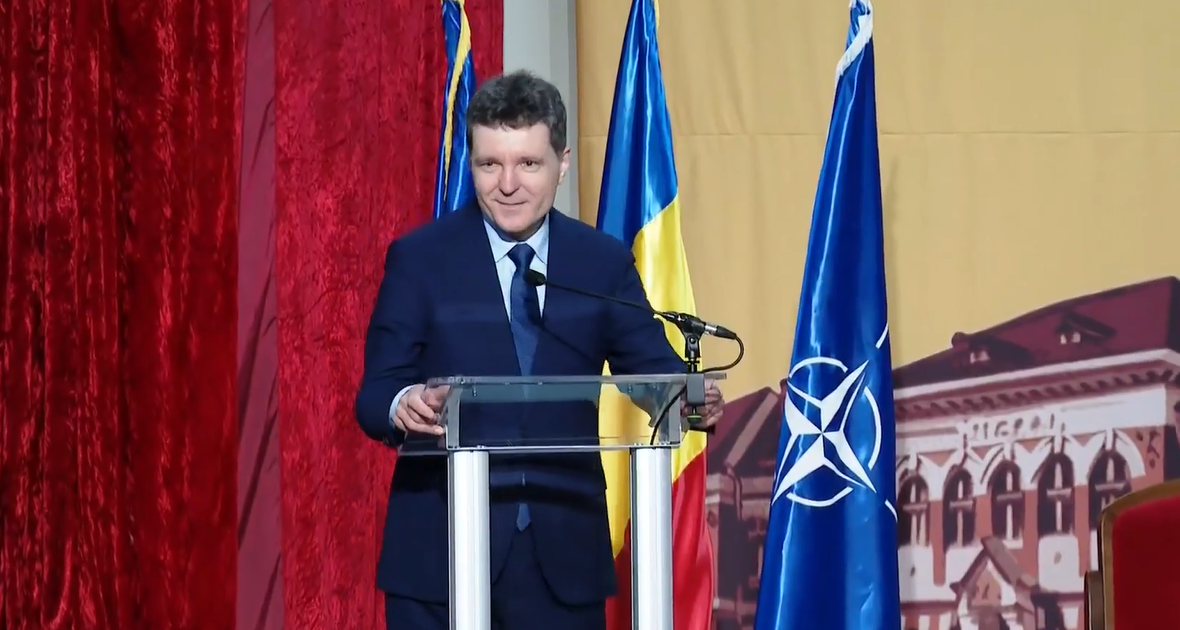 nicusor-dan-face-turul-moldovei-de-ziua-unirii-principatelor.-la-liceul-unirea-din-focsani,-a-comparat-definirea-fericirii-cu-definirea-psd