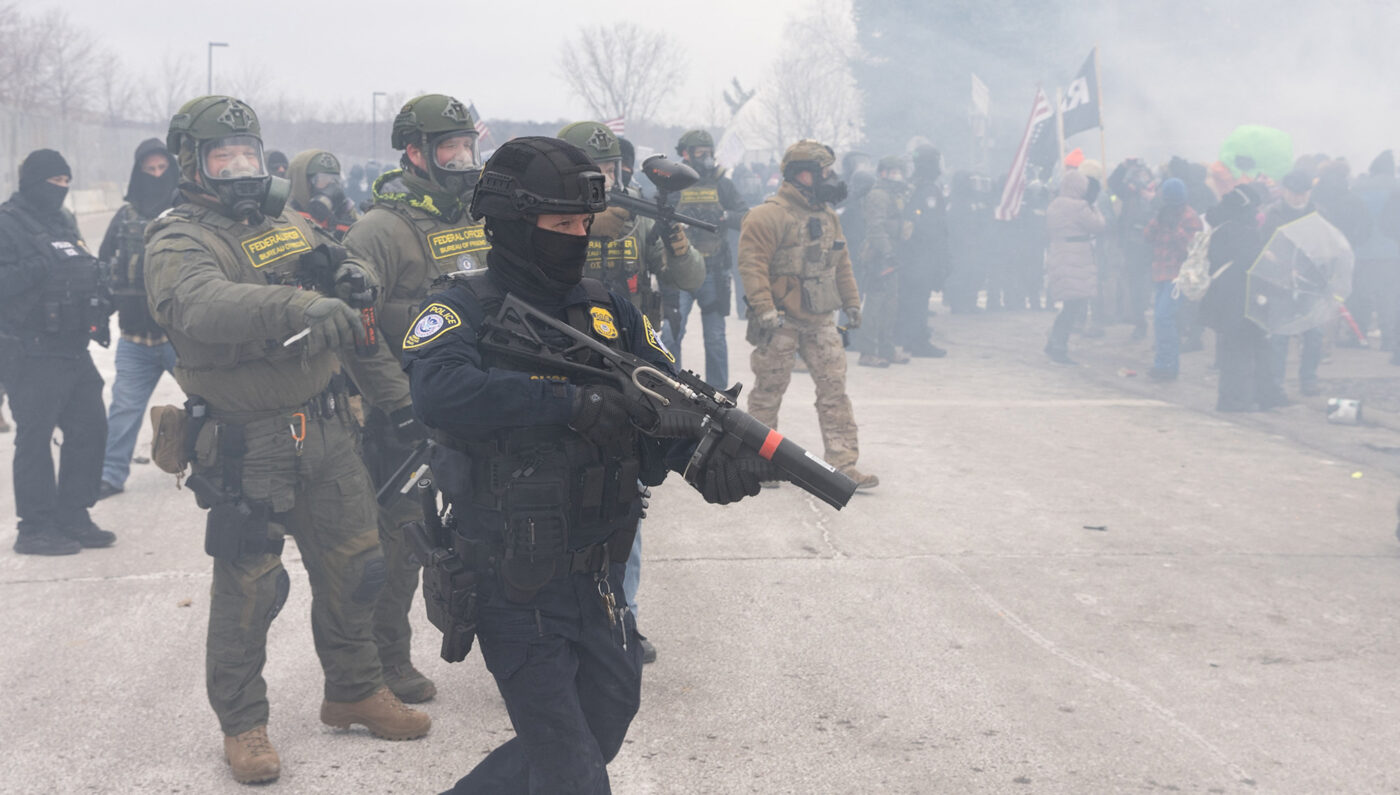 extra-un-barbat-a-fost-omorat-de-agentii-ice-in-minnesota-si-e-stare-de-urgenta!-meciul-din-nba,-amanat-imediat