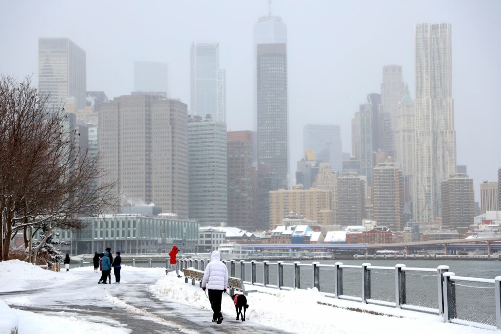 vreme-extrema-in-sua:-ninsoare-abundenta-si-inghet-in-aproape-toata-tara