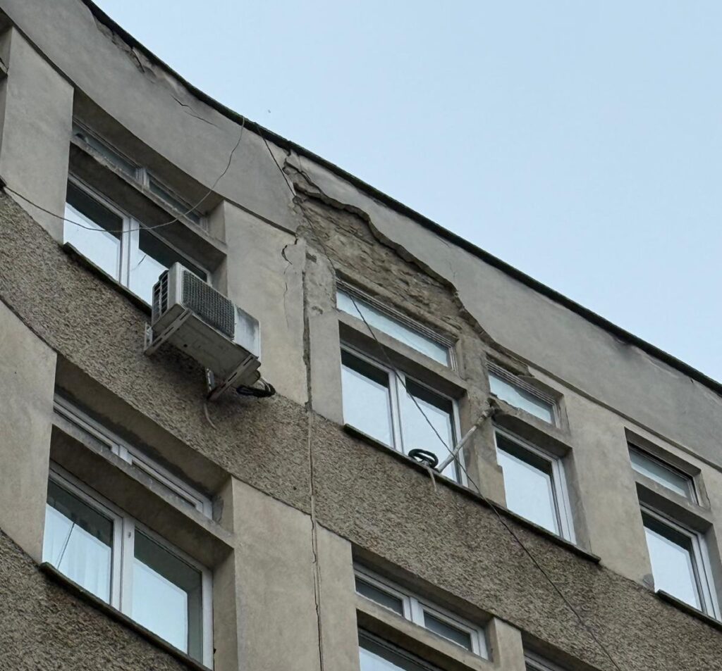 interventie-de-urgenta-la-spitalul-judetean-piatra-neamt-din-cauza-unui-aparat-de-aer-conditionat