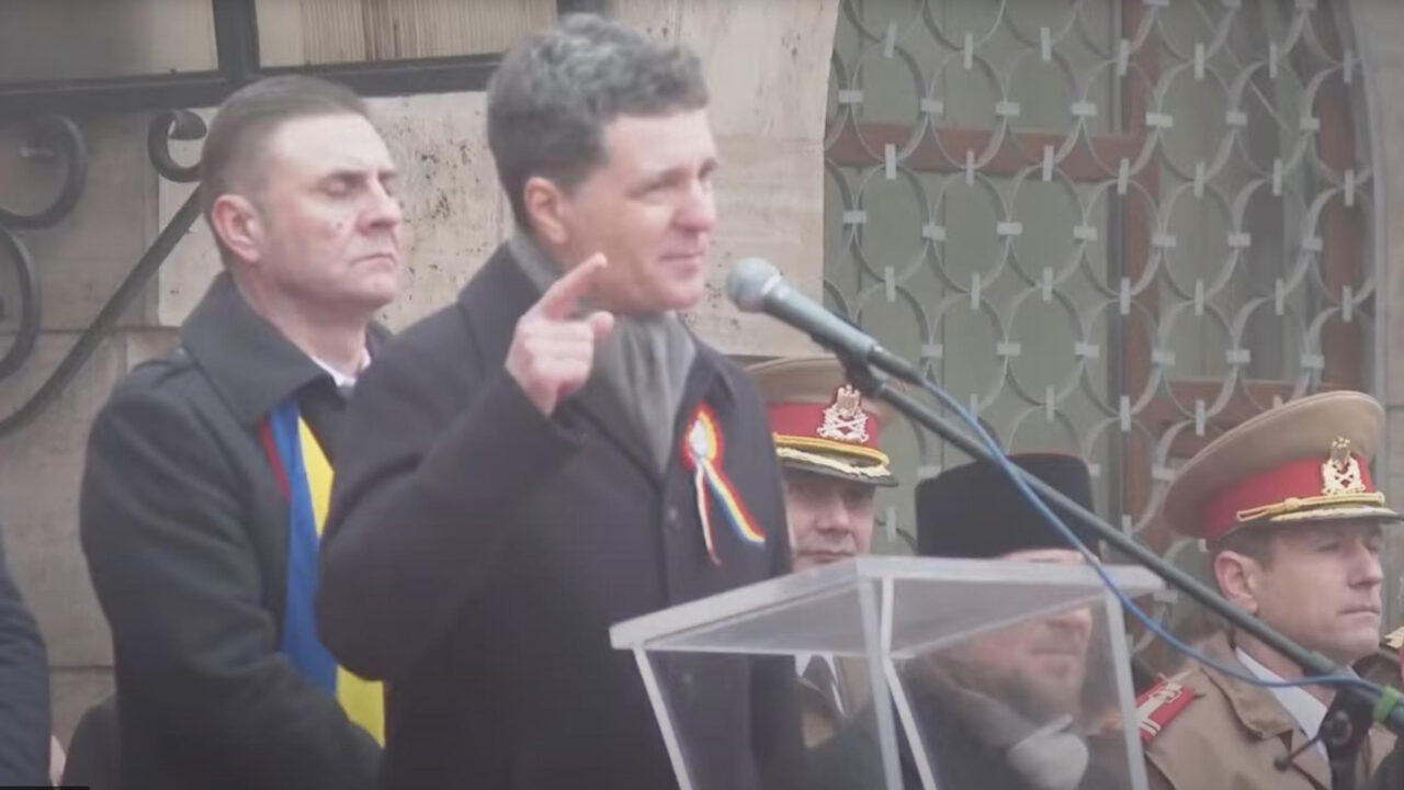 ce-au-patit-cei-care-l-au-huiduit-pe-nicusor-dan-de-ziua-unirii-amenzi-totale-de-38.000-de-lei-si-un-dosar-penal