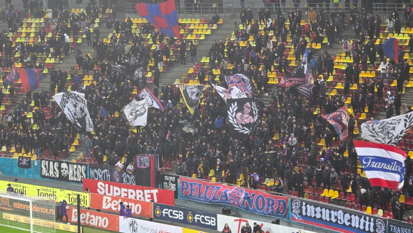 video-fanii-ros-albastrilor,-la-capatul-rabdarii!-fotbalistii-campioanei-au-terminat-prima-repriza-din-fcsb-cfr-cluj-intr-un-cor-de-fluieraturi