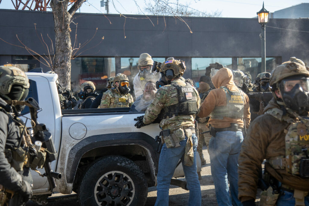 agentii-federali-vor-incepe-retragerea-din-minneapolis-marti