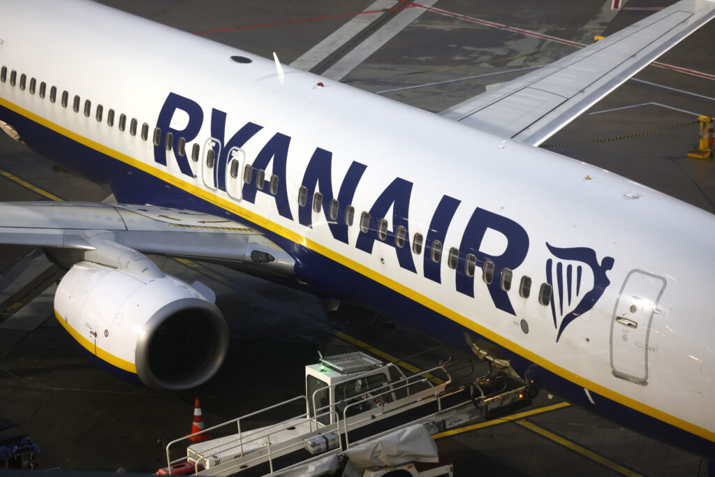 ryanair-intentioneaza-sa-ofere-acces-gratuit-la-internet-la-bordul-aeronavelor-sale