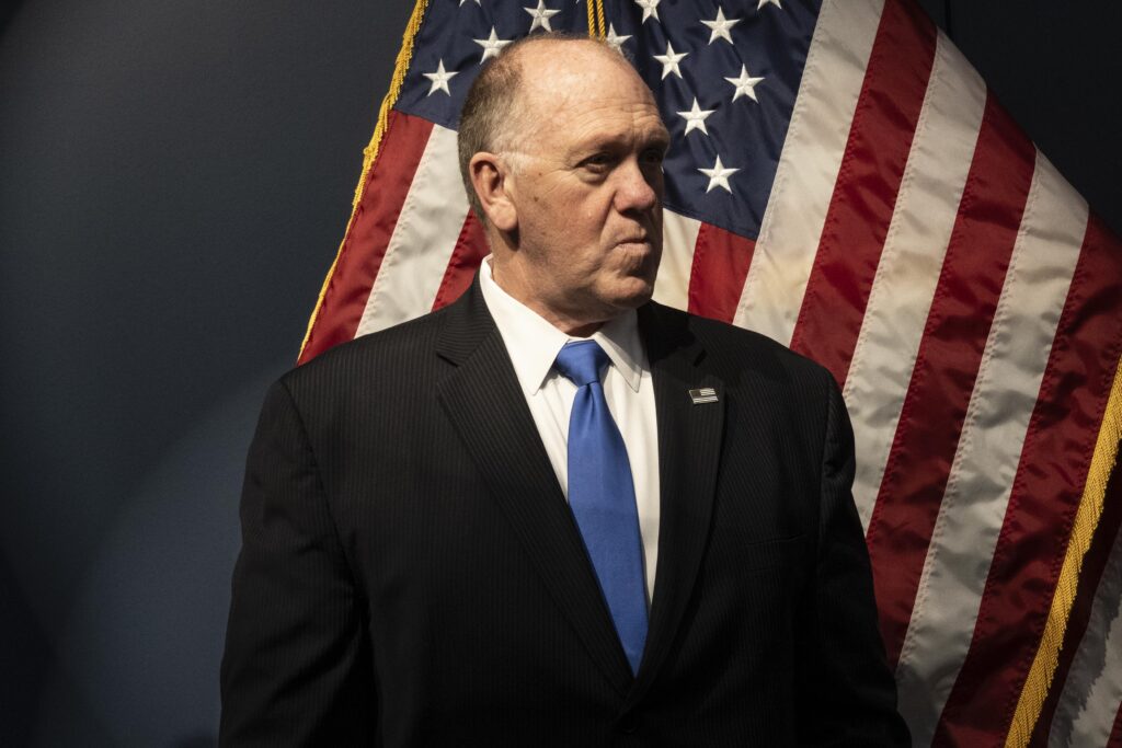 tarul-frontierelor-al-lui-trump-sugereaza-o-posibila-retragere-a-agentilor-din-minnesota,-dar-cu-conditii