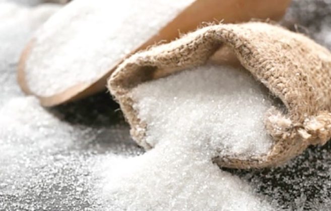 romanii-mananca-tot-mai-putin-zahar,-dar-nu-neaparat-de-dragul-sanatatii.-taxa-pe-zahar-a-tras-in-jos-si-productia-interna,-si-importurile