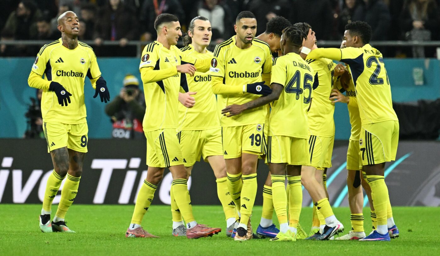 turcii-i-au-distrus-pe-jucatorii-de-zeci-de-milioane-de-euro-de-la-fenerbahce-dupa-1-1-cu-fcsb:-de-mana-a-doua!-a-umblat-pe-teren