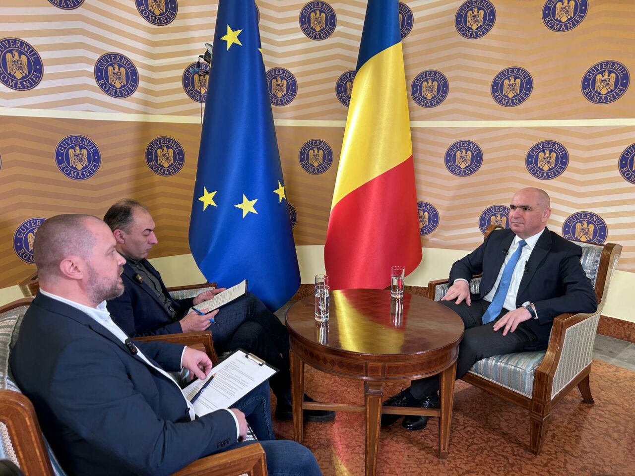 instabilitatea-politica-ne-costa()-este-ultimul-nostru-tren,-anunta-premierul-bolojan.-liderul-pnl-este-deja-speriat-de-alegerile-din-2028