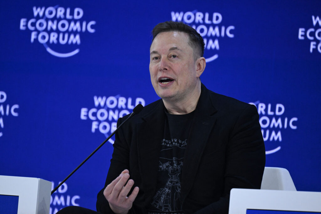 Musk afirmă că roboții AI vor revoluționa îngrijirea persoanelor în vârstă, eliminând necesitatea azilurilor de bătrâni în viitor