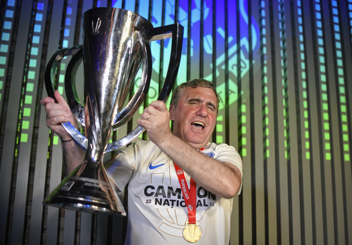 Noua echipă de fotbal din România condusă de Gică Hagi primește 20 de afaceriști care investesc câte 5 milioane de euro în echipa listată la bursă