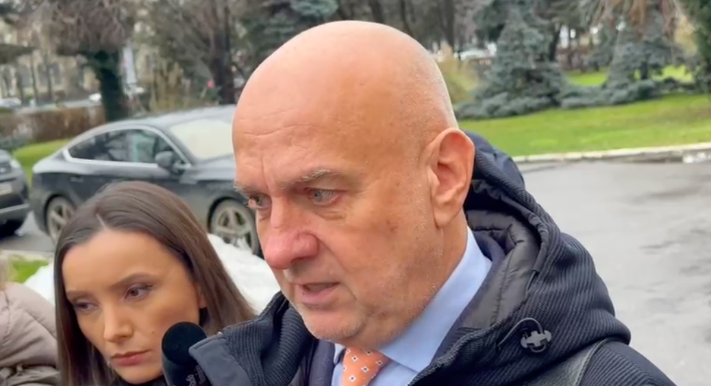 Sindicatele cer păstrarea salariilor de bază și fără tăieri suplimentare la stat