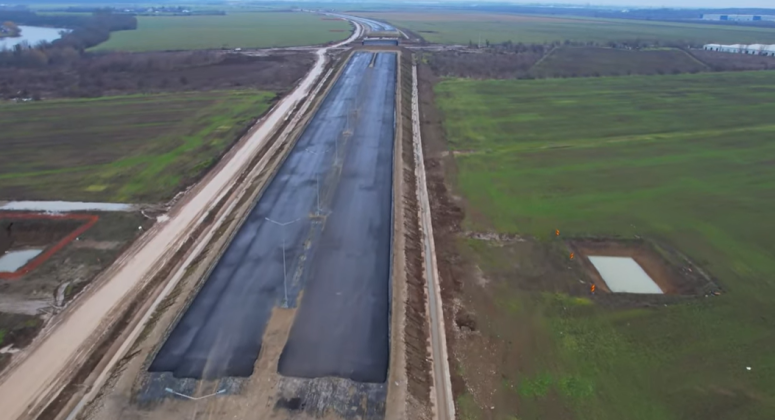 Urme de asfalt pe lotul chinezilor de pe autostrada Bucureștiului A0