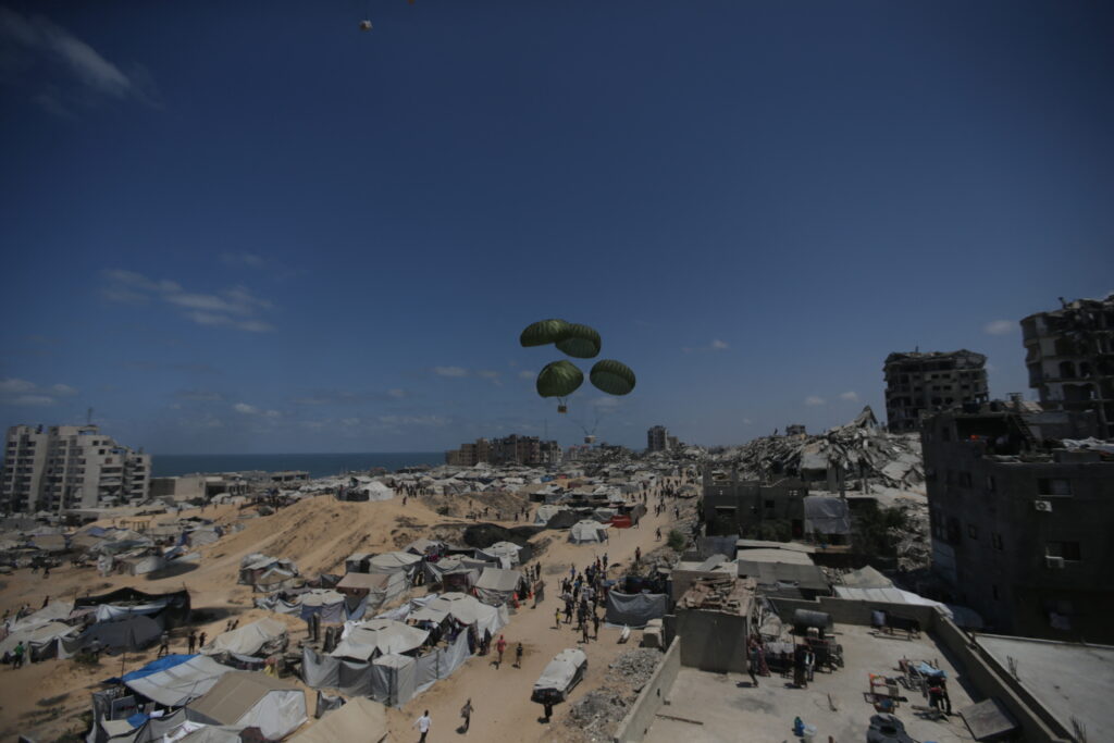 Forțele israeliene au ucis patru militanți și un fermier în Gaza