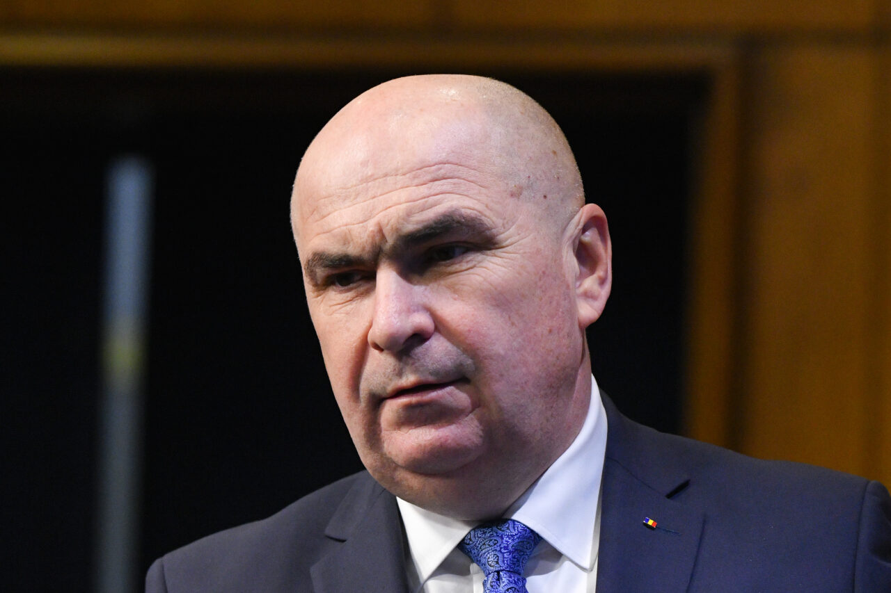 Bolojan cere ajutor, afirmând că și-a afectat cariera