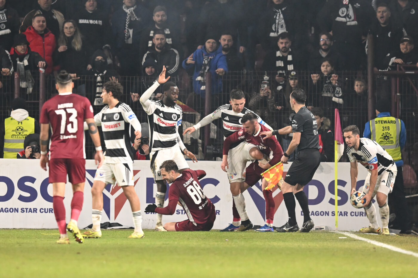 se-incinge-razboiul-dintre-cfr-si-u-cluj:-fura-la-noi?-fura!