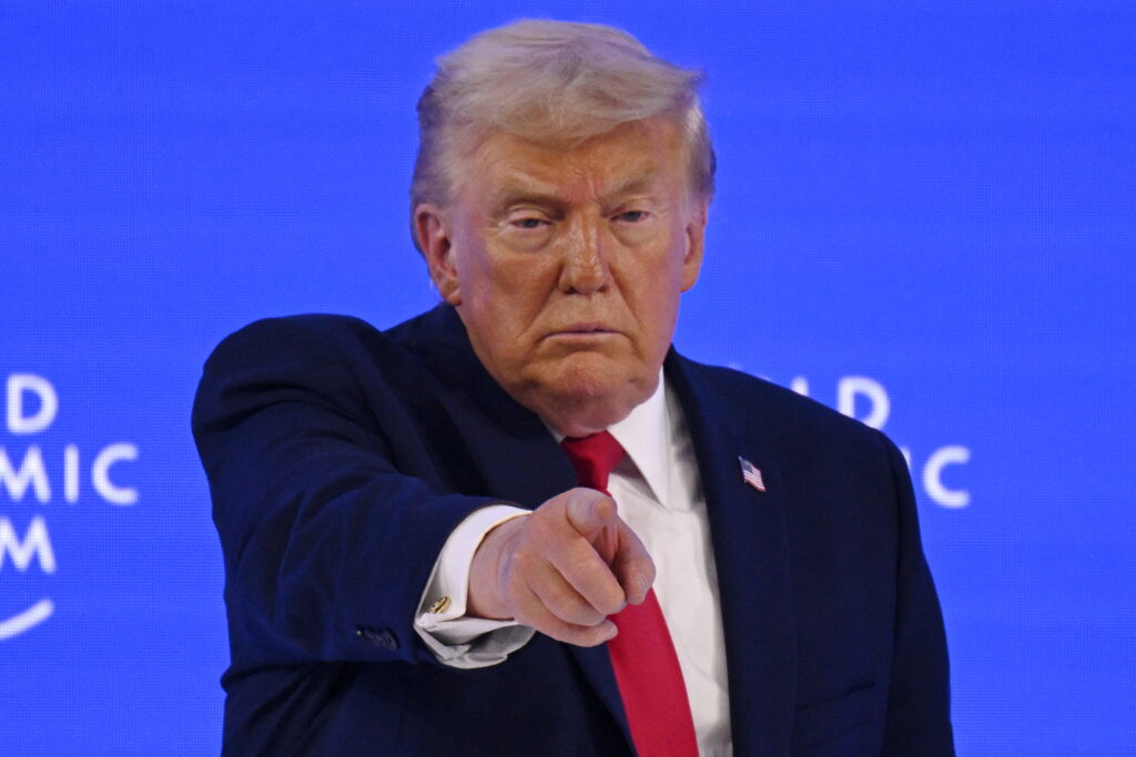 Trump avertizează Iranul asupra consecințelor dacă nu acceptă un acord