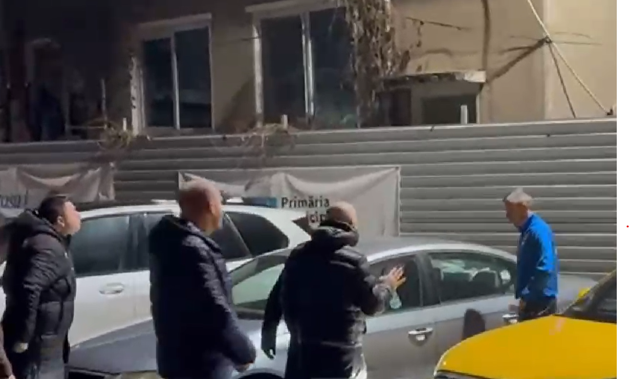 ireal!-radu-petrescu,-la-un-pas-sa-fie-linsat-de-fanii-lui-fc-arges,-care-s-au-dus-peste-el-in-parcare