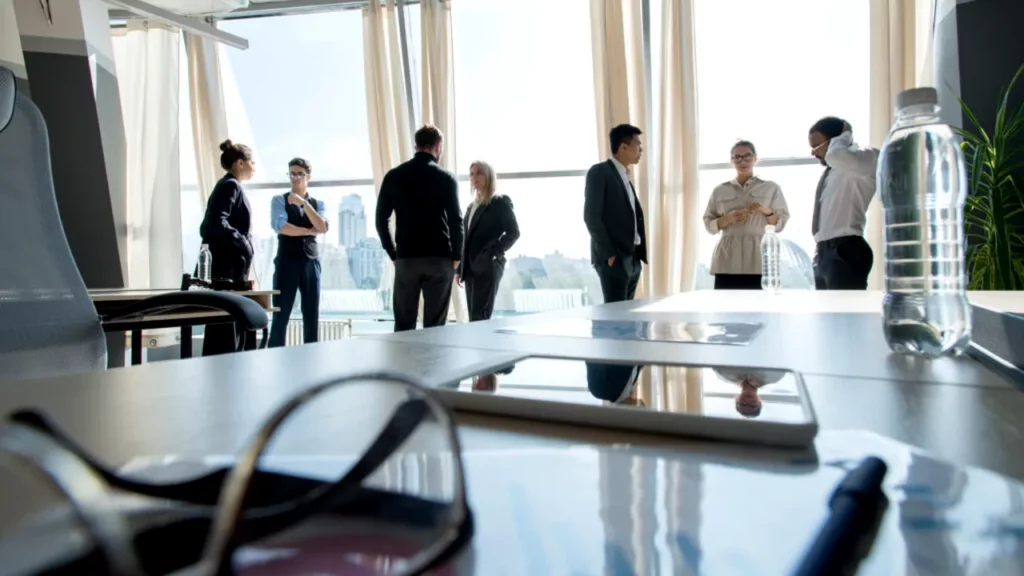 Numărul angajaților care își iau pauze prelungite de la muncă a crescut