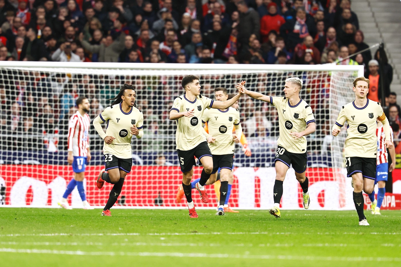 Jucător de 19 ani are salariu mare la Barcelona, dar e ținta ironiilor