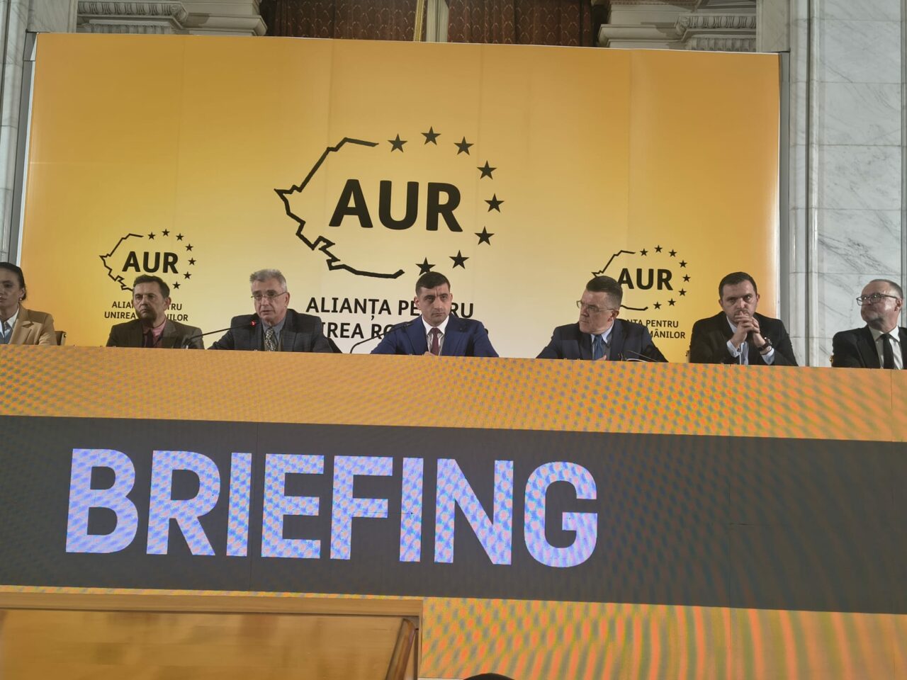 AUR propune reducerea TVA și a impozitelor pe dividende pentru combaterea recesiunii în România