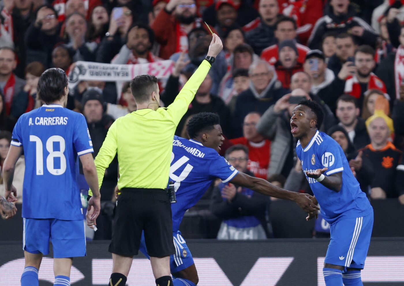 scene-salbatice-pe-da-luz!-fotbalistii-benficai-au-vrut-sa-intre-peste-jucatorii-lui-real-madrid-in-vestiar-si-sa-se-ia-la-bataie!