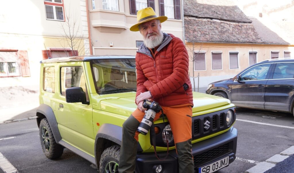 omul-care-nu-exista-dar-exista-/-jeno-major-alearga-mereu-dupa-lumina