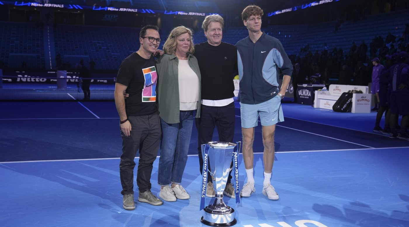 de-ce-nu-vin,-de-fapt,-parintii-lui-jannik-sinner-la-turneele-de-tenis-in-care-acesta-joaca:-asta-e-adevarul
