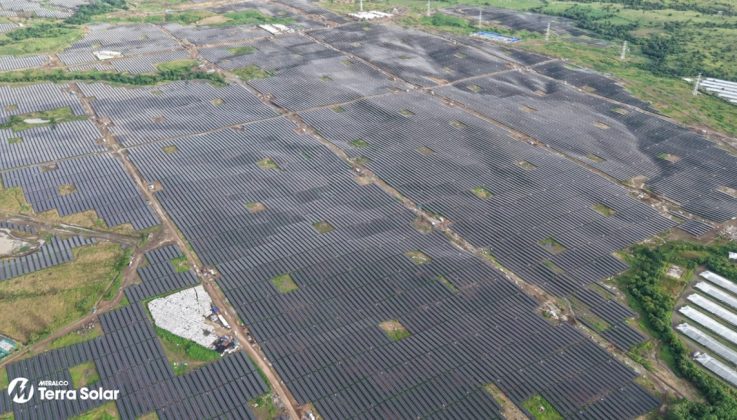 Parcul fotovoltaic cu baterii cel mai mare din lume a început producția de energie