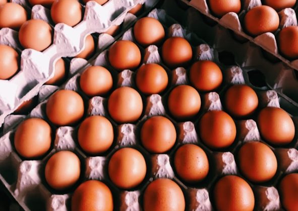 Prețul ouălor de la ferma românească la piață a crescut în contextul scumpirilor din Europa