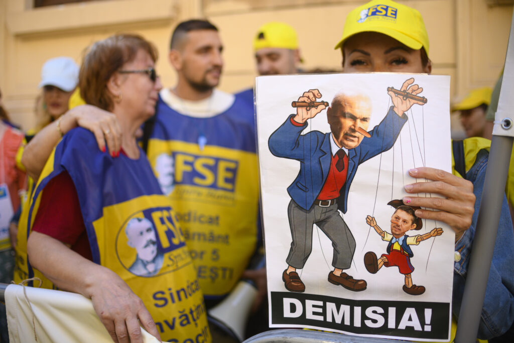 Interimatul lui Bolojan la Educație expiră, încă nu a fost numit ministru