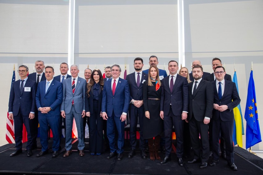 de-la-washington,-bogdan-ivan-transmite:-„companiile-romanesti-pot-obtine-pana-la-500-milioane-de-euro,-daca-ducem-la-capat-coridorul-vertical”