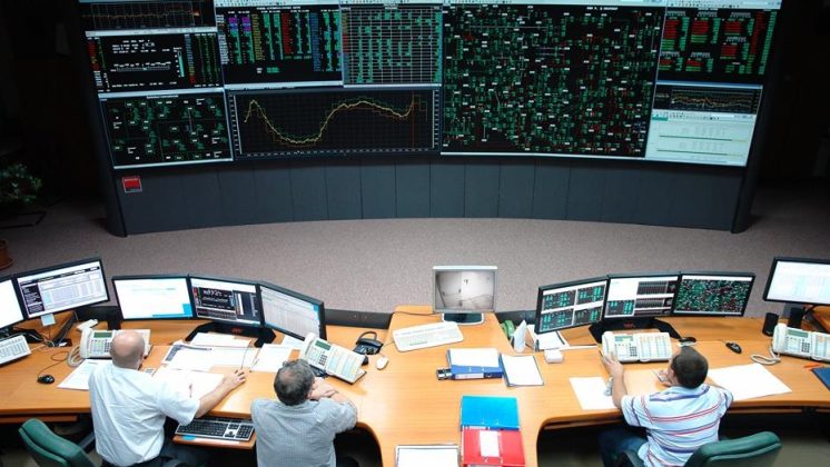 Producția de energie electrică în 2025 a scăzut sub 50 TWh, importurile au crescut