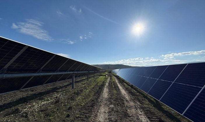 Românii de la Parapet finalizează un parc fotovoltaic în Italia