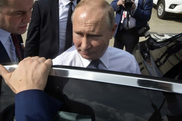 Putin acuză Ucraina de terorism după ce o navă rusă cu GNL a fost lovită