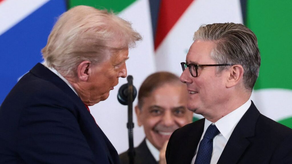 Donald Trump critică dur premierul britanic, afirmând că nu mai are viitor