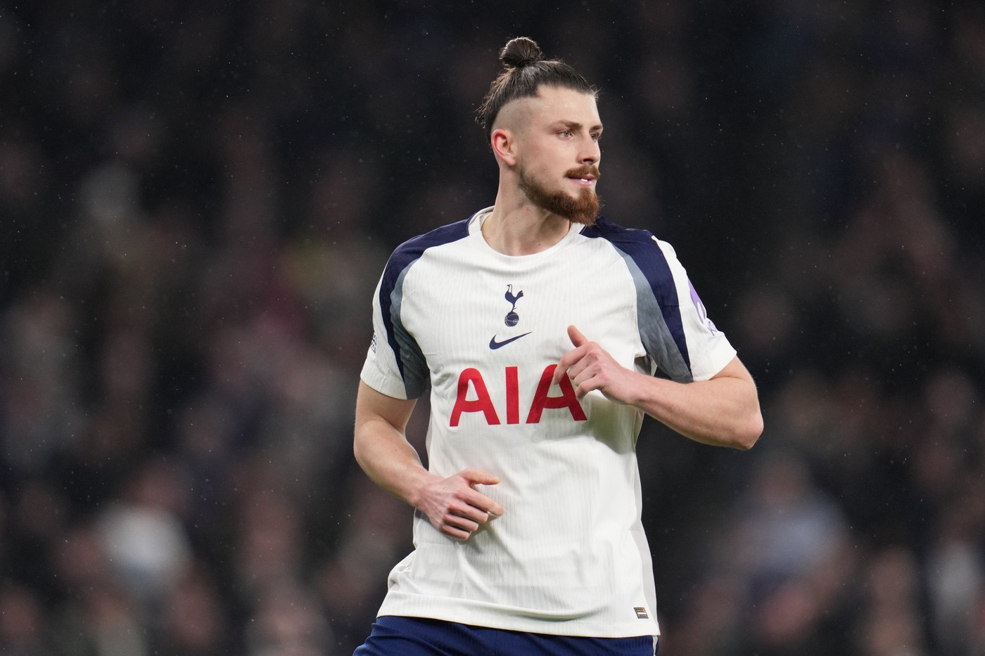 exclusiv-radu-dragusin,-out-de-la-tottenham-hotspur!-motivul-rar-pentru-care-nu-va-fi-pe-teren-contra-celor-de-la-crystal-palace-in-premier-league