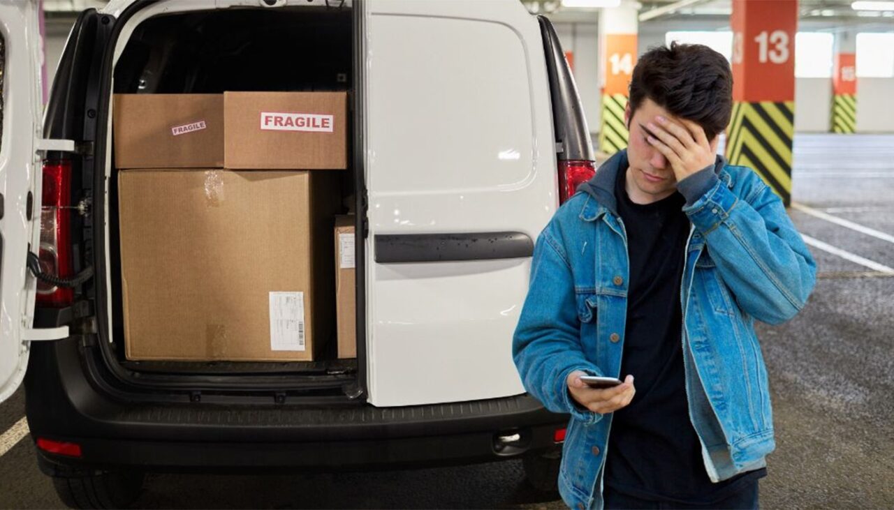 cum-a-reusit-un-barbat-din-targu-mures-sa-pacaleasca-doi-curieri-din-judetul-alba,-care-i-au-livrat-telefoane-mobile-cu-plata-la-primire