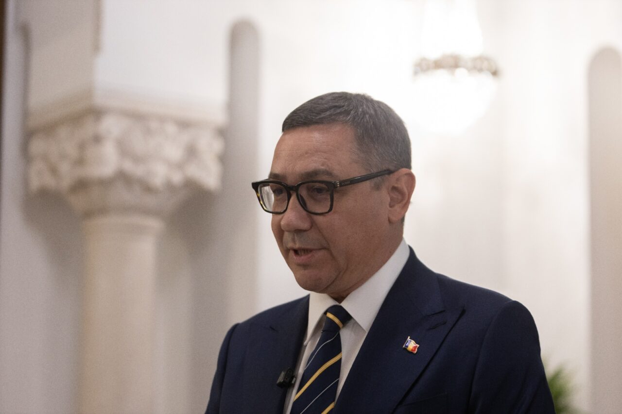 victor-ponta,-reactie-de-ultima-ora-in-scandalul-momentului:-propaganda-usr-a-aruncat-cu-ura-in-cei-care-au-mers-in-vacante-in-orient-/-influencerii-usr-merg-in-maldive